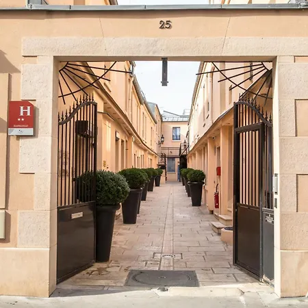 De L'horloge Aparthotel