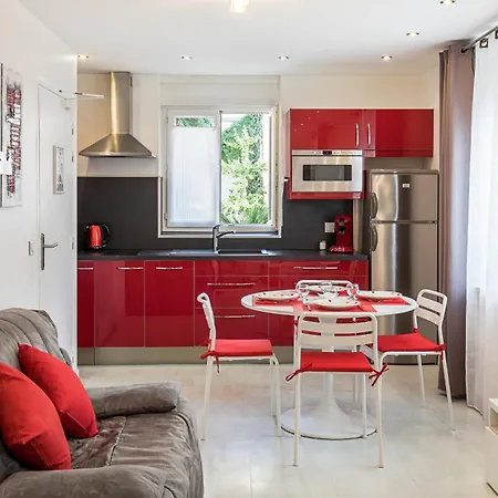 De L'horloge Apartmanhotel 2*