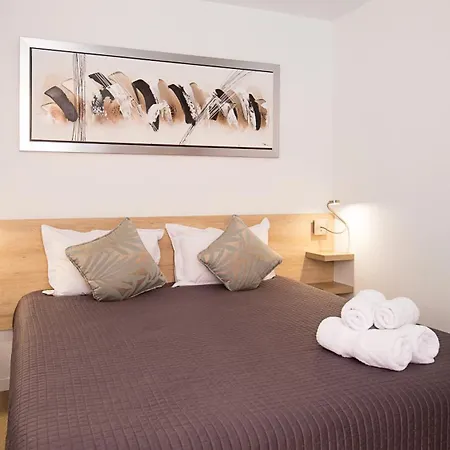 De L'horloge Apartmanhotel Párizs