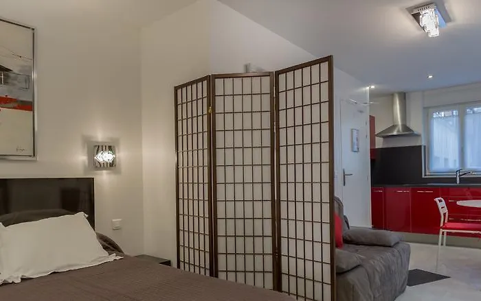 De L'horloge Aparthotel 2*