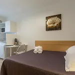 De L'horloge Apartmanhotel 2*