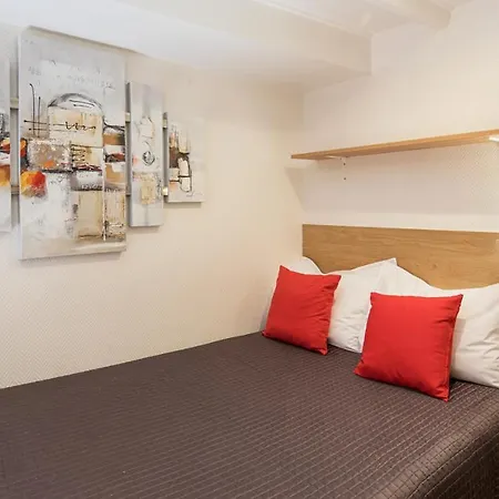 De L'horloge Apartmanhotel 2*