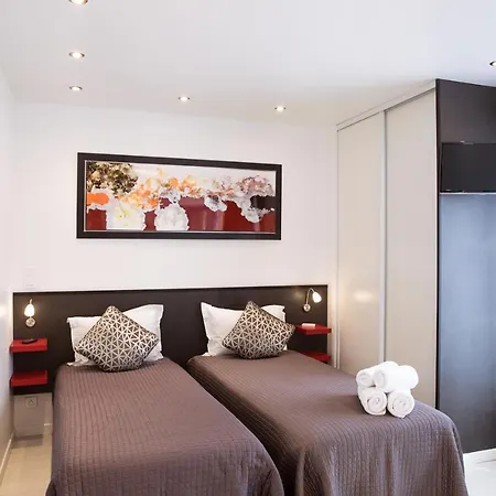 De L'horloge Aparthotel