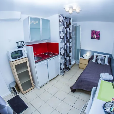 De L'horloge Apartmanhotel