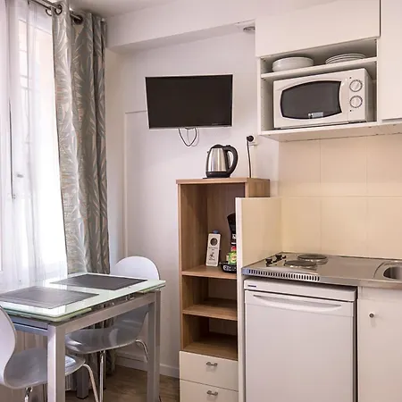 De L'horloge Apartmanhotel 2*
