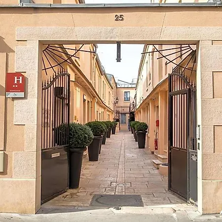 Aparthotel De L'horloge 2*