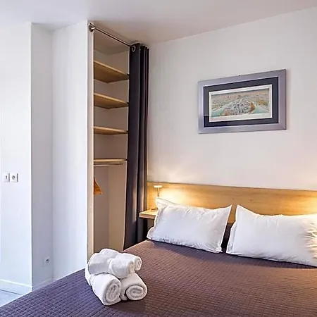 De L'horloge Aparthotel 2*