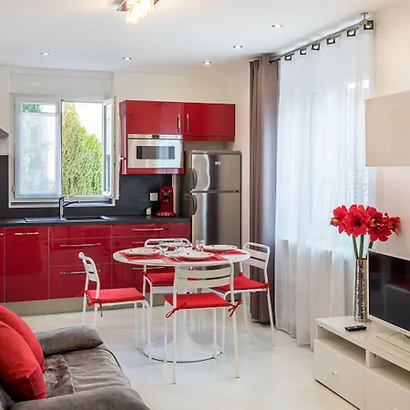 Aparthotel De L'horloge 2*