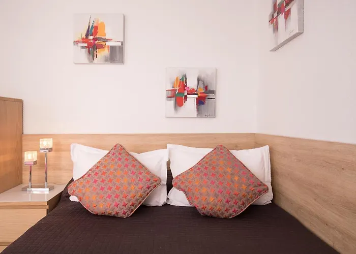 De L'horloge Aparthotel Paris