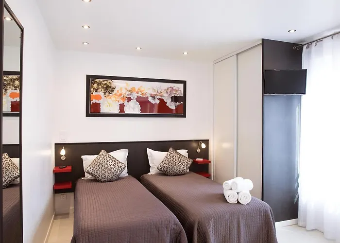 De L'horloge Aparthotel