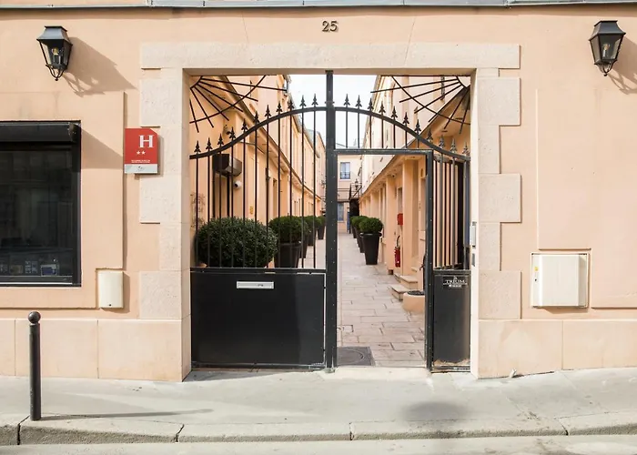 Apartmanhotel De L'horloge 2*