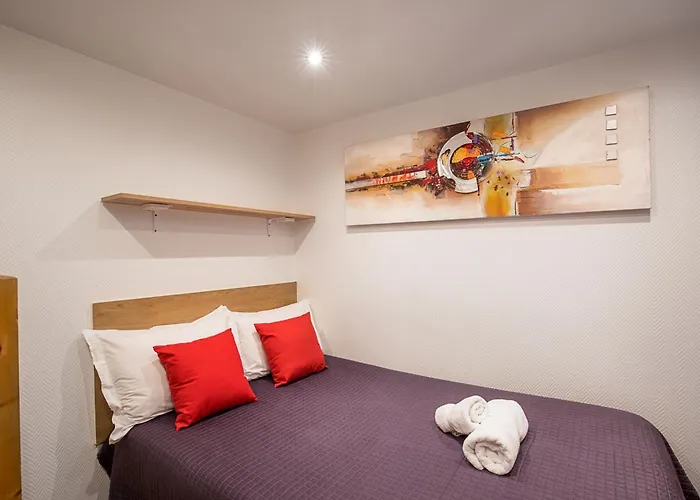 De L'horloge Aparthotel 2*