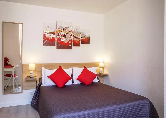 De L'horloge 2* Paris