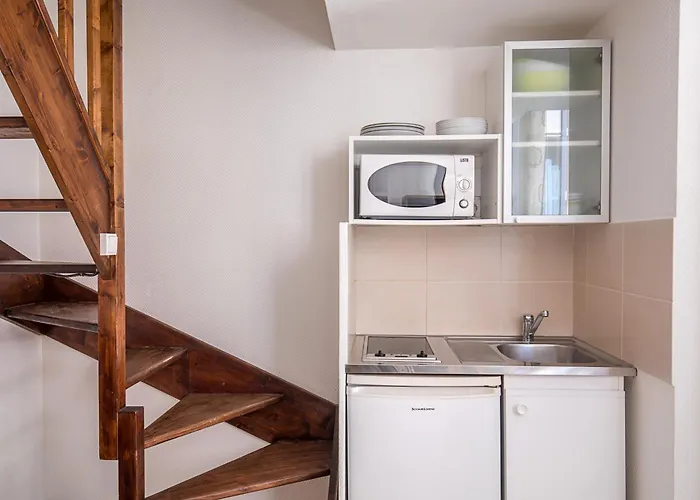 De L'horloge Aparthotel 2*