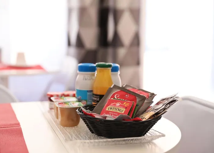 De L'horloge 2* Paris