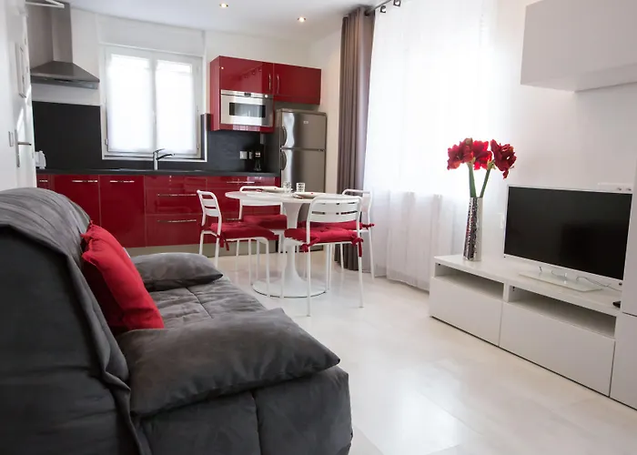 De L'horloge Aparthotel Paris