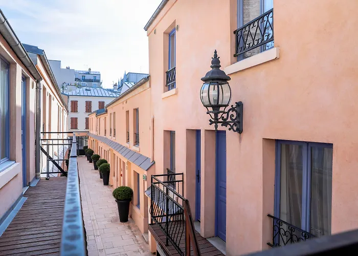 De L'horloge Aparthotel