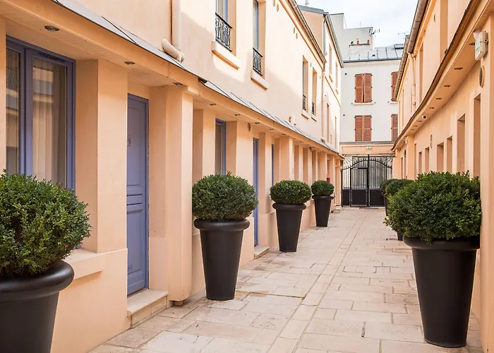 De L'horloge 2* Paris