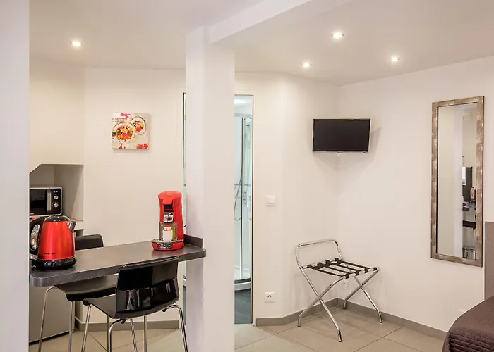 Aparthotel De L'horloge 2*