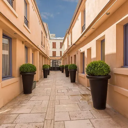 מלון דירות De L'horloge 2*